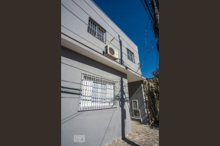Casa à venda com 250m², 3 quartos e 4 vagas Casa à venda com 250m², 3 quartos e 4 vagasFachada