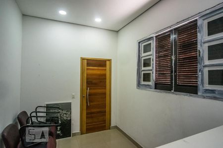 Casa à venda com 250m², 3 quartos e 4 vagas Casa à venda com 250m², 3 quartos e 4 vagasCasa 2