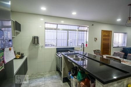 Casa à venda com 250m², 3 quartos e 4 vagas Casa à venda com 250m², 3 quartos e 4 vagasCozinha