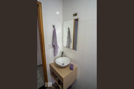 Casa à venda com 250m², 3 quartos e 4 vagas Casa à venda com 250m², 3 quartos e 4 vagasBanheiro Social