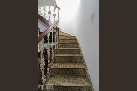 Escada de casa à venda com 5 quartos, 350m² em Jardim Guanca, São Paulo