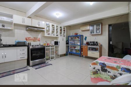 Casa à venda com 350m², 5 quartos e 2 vagasCozinha