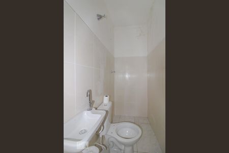 Casa para alugar com 35m², 2 quartos e sem vaga Casa para alugar com 35m², 2 quartos e sem vagaBanheiro