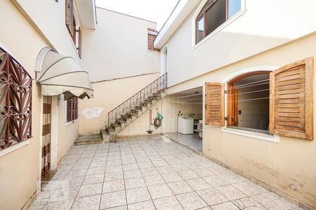 Casa para alugar com 268m², 3 quartos e 6 vagasQuintal