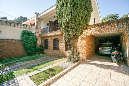 Casa para alugar com 268m², 3 quartos e 6 vagasEntrada