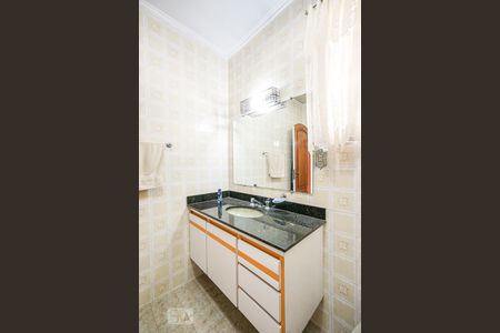 Casa para alugar com 268m², 3 quartos e 6 vagasBanheiro social