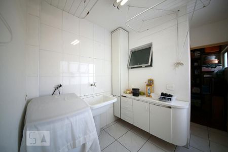 Apartamento à venda com 165m², 3 quartos e 1 vagaÁrea de Serviço