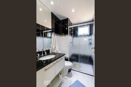 Apartamento à venda com 126m², 2 quartos e 2 vagasSuíte 2 - Banheiro