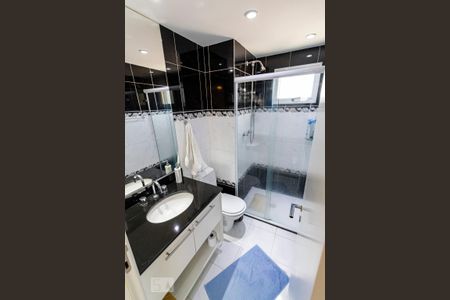 Apartamento à venda com 126m², 2 quartos e 2 vagasSuíte 2 - Banheiro