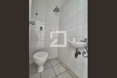 Apartamento à venda com 360m², 5 quartos e 2 vagas Apartamento à venda com 360m², 5 quartos e 2 vagasBanheiro de serviço