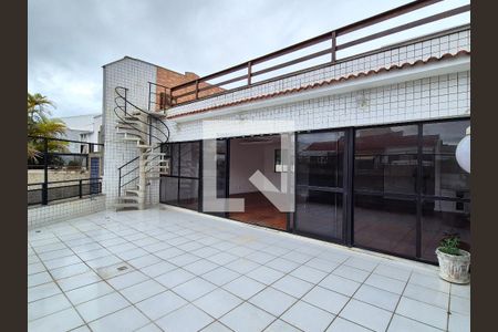 Apartamento à venda com 360m², 5 quartos e 2 vagas Apartamento à venda com 360m², 5 quartos e 2 vagasVaranda