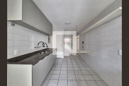 Apartamento à venda com 360m², 5 quartos e 2 vagas Apartamento à venda com 360m², 5 quartos e 2 vagasCozinha
