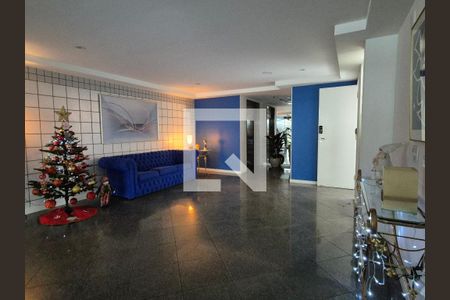 Apartamento à venda com 360m², 5 quartos e 2 vagas Apartamento à venda com 360m², 5 quartos e 2 vagasHall de entrada