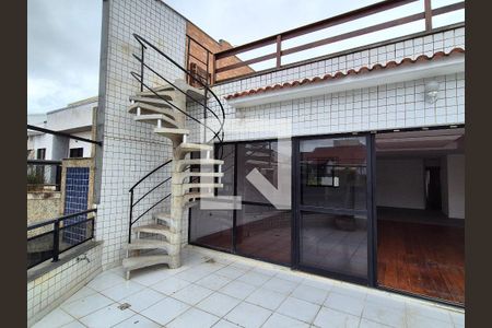 Apartamento à venda com 360m², 5 quartos e 2 vagas Apartamento à venda com 360m², 5 quartos e 2 vagasVaranda