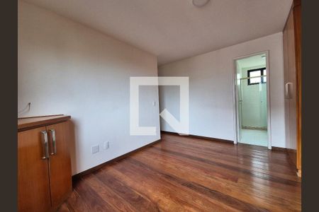 Apartamento à venda com 360m², 5 quartos e 2 vagas Apartamento à venda com 360m², 5 quartos e 2 vagasSuite 1