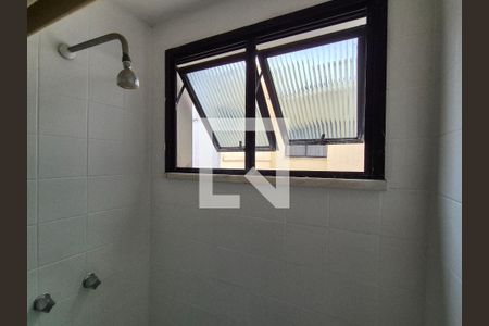 Apartamento à venda com 360m², 5 quartos e 2 vagas Apartamento à venda com 360m², 5 quartos e 2 vagasBanheiro social