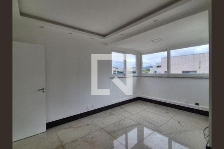 Apartamento à venda com 360m², 5 quartos e 2 vagas Apartamento à venda com 360m², 5 quartos e 2 vagasSuite 2