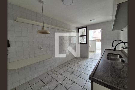 Apartamento à venda com 360m², 5 quartos e 2 vagas Apartamento à venda com 360m², 5 quartos e 2 vagasCozinha