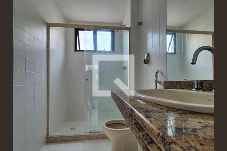 Apartamento à venda com 360m², 5 quartos e 2 vagas Apartamento à venda com 360m², 5 quartos e 2 vagasBanheiro da Suíte 1