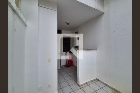 Apartamento à venda com 360m², 5 quartos e 2 vagas Apartamento à venda com 360m², 5 quartos e 2 vagasÁrea de Serviço