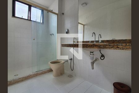 Apartamento à venda com 360m², 5 quartos e 2 vagas Apartamento à venda com 360m², 5 quartos e 2 vagasBanheiro da Suíte 1