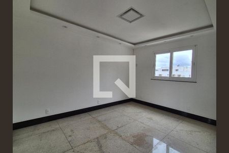 Apartamento à venda com 360m², 5 quartos e 2 vagas Apartamento à venda com 360m², 5 quartos e 2 vagasSuíte 3