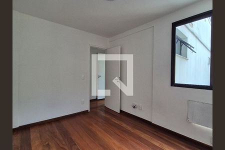 Apartamento à venda com 360m², 5 quartos e 2 vagas Apartamento à venda com 360m², 5 quartos e 2 vagasQuarto 1