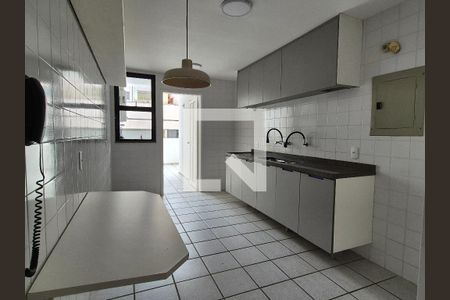 Apartamento à venda com 360m², 5 quartos e 2 vagas Apartamento à venda com 360m², 5 quartos e 2 vagasCozinha