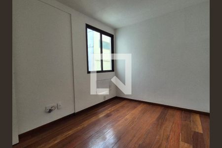 Apartamento à venda com 360m², 5 quartos e 2 vagas Apartamento à venda com 360m², 5 quartos e 2 vagasQuarto 1
