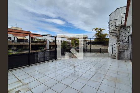 Apartamento à venda com 360m², 5 quartos e 2 vagas Apartamento à venda com 360m², 5 quartos e 2 vagasVaranda