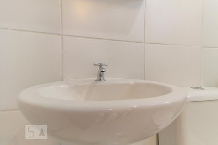 Apartamento para alugar com 70m², 3 quartos e 1 vaga Apartamento para alugar com 70m², 3 quartos e 1 vagaBanheiro da Suíte
