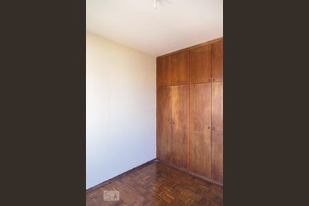 Quarto 1 de apartamento para alugar com 3 quartos, 100m² em Santa Efigênia, Belo Horizonte