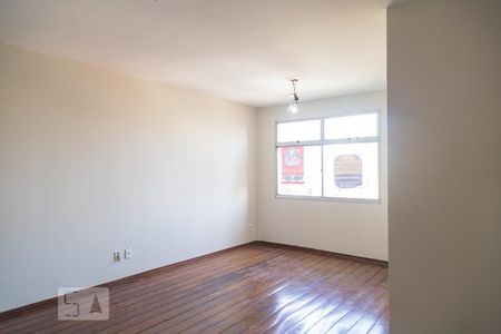 Sala de apartamento para alugar com 3 quartos, 100m² em Santa Efigênia, Belo Horizonte