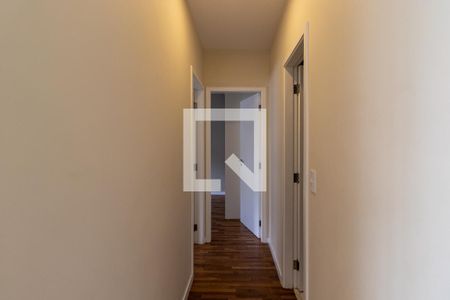 Corredor para quartos de apartamento à venda com 2 quartos, 65m² em Vila Olímpia, São Paulo