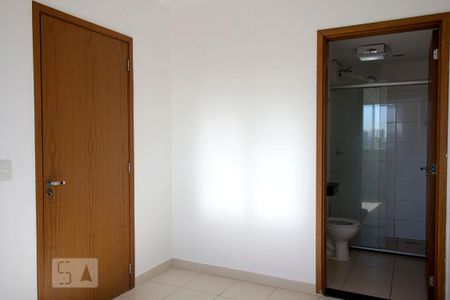 Quarto de apartamento à venda com 1 quarto, 34m² em Samambaia Norte (samambaia), Brasília