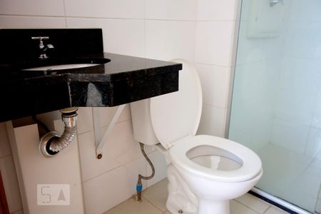 Banheiro de apartamento à venda com 1 quarto, 34m² em Samambaia Norte (samambaia), Brasília