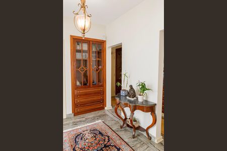 Casa à venda com 288m², 4 quartos e 6 vagasHall