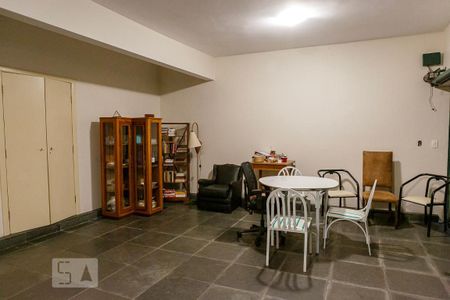 Casa à venda com 288m², 4 quartos e 6 vagasGaragem
