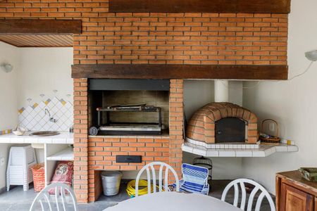 Casa à venda com 288m², 4 quartos e 6 vagasChurrasqueira