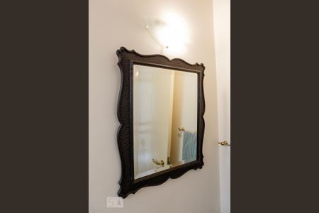 Casa à venda com 288m², 4 quartos e 6 vagasEspelho