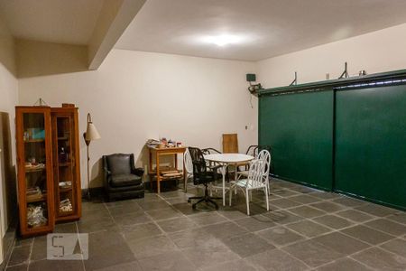 Casa à venda com 288m², 4 quartos e 6 vagasGaragem