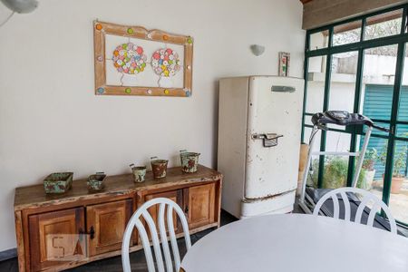 Casa à venda com 288m², 4 quartos e 6 vagasChurrasqueira