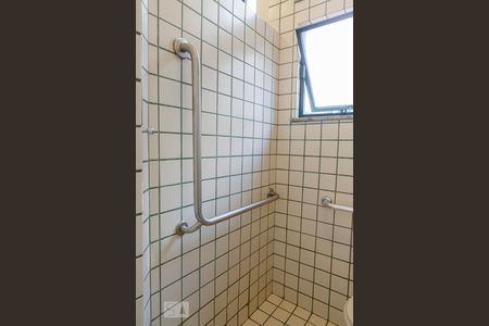 Casa à venda com 288m², 4 quartos e 6 vagasBanheiro da Suite