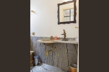 Casa à venda com 288m², 4 quartos e 6 vagasLavabo