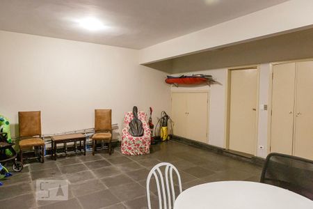 Casa à venda com 288m², 4 quartos e 6 vagasGaragem