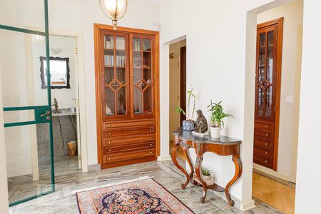 Casa à venda com 288m², 4 quartos e 6 vagasHall