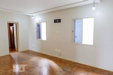 Casa à venda com 288m², 4 quartos e 6 vagasSuite