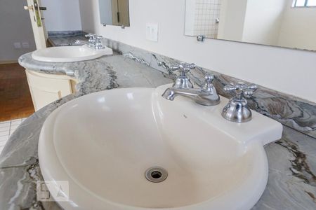 Casa à venda com 288m², 4 quartos e 6 vagasPia