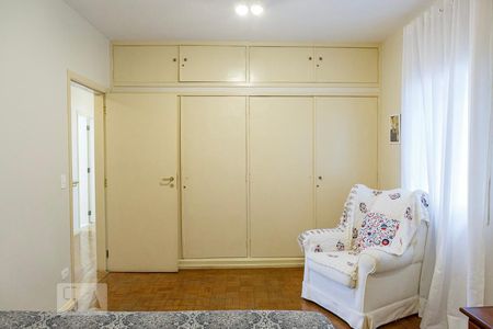 Casa à venda com 288m², 4 quartos e 6 vagasQuarto 2