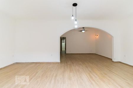 Sala de casa para alugar com 3 quartos, 350m² em Jardim Botucatu, São Paulo